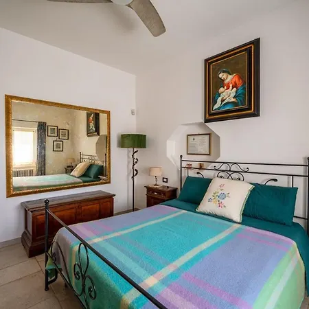 Casa Serena With Pine Grove, Jacuzzi & Bbq