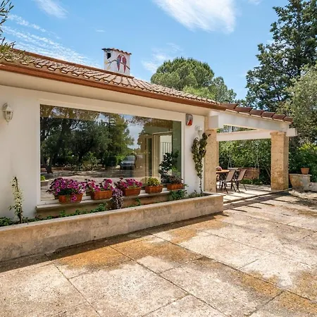 Casa Serena With Pine Grove, Jacuzzi & Bbq Βίλα *