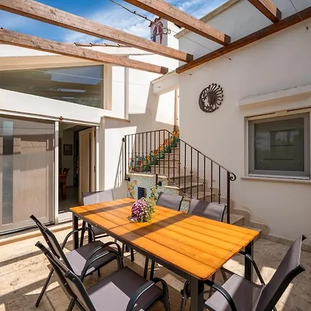 Βίλα Casa Serena With Pine Grove, Jacuzzi & Bbq San Vito dei Normanni