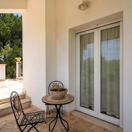 Villa Casa Serena With Pine Grove, Jacuzzi & Bbq *