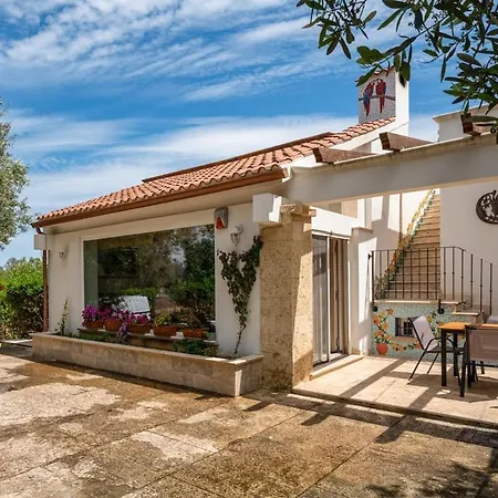 Casa Serena With Pine Grove, Jacuzzi & Bbq Villa *